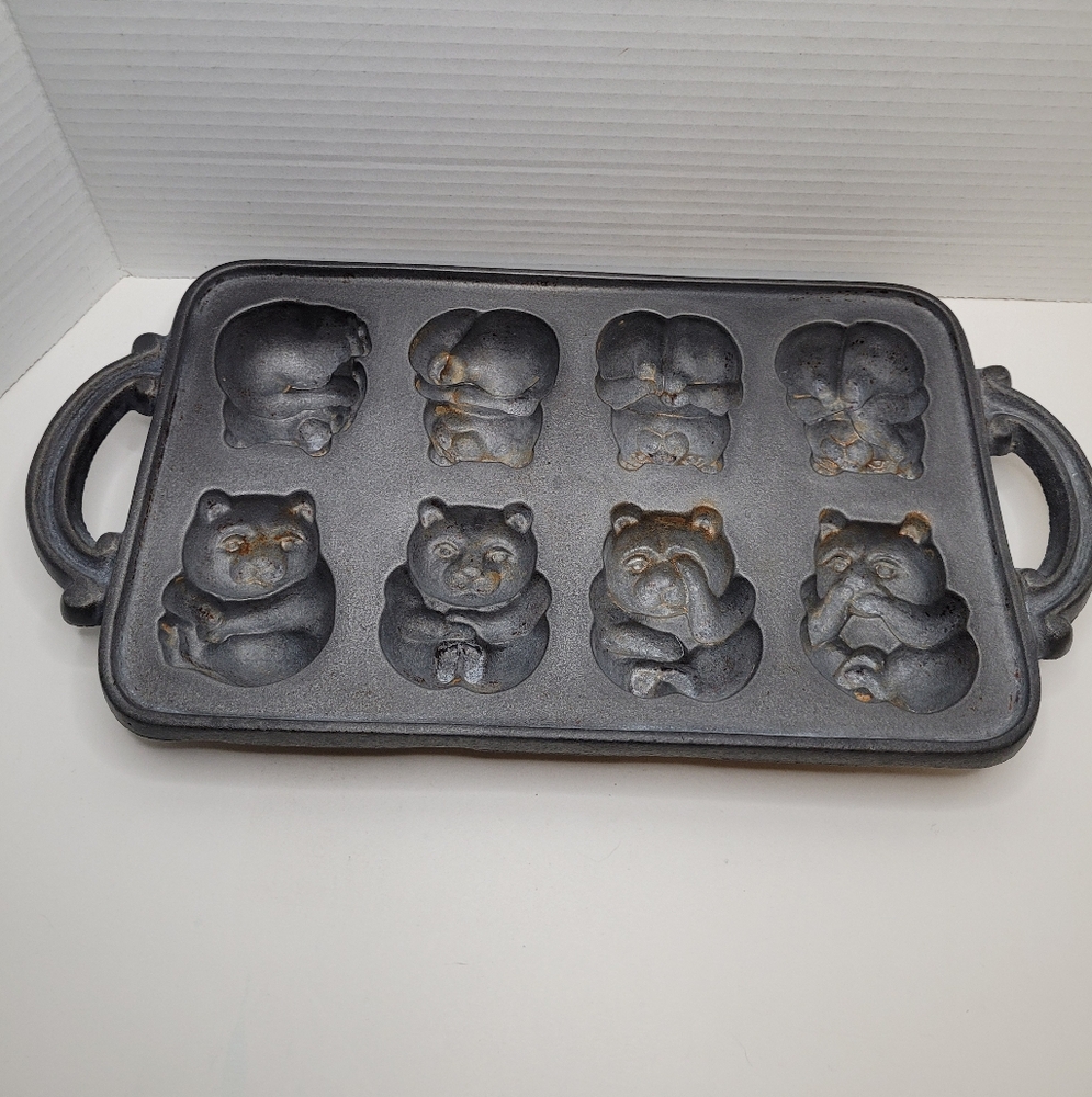 Vintage John Wright 1984 Teddy Bear Cast Iron Muffin Cornbread Baking Pan USA